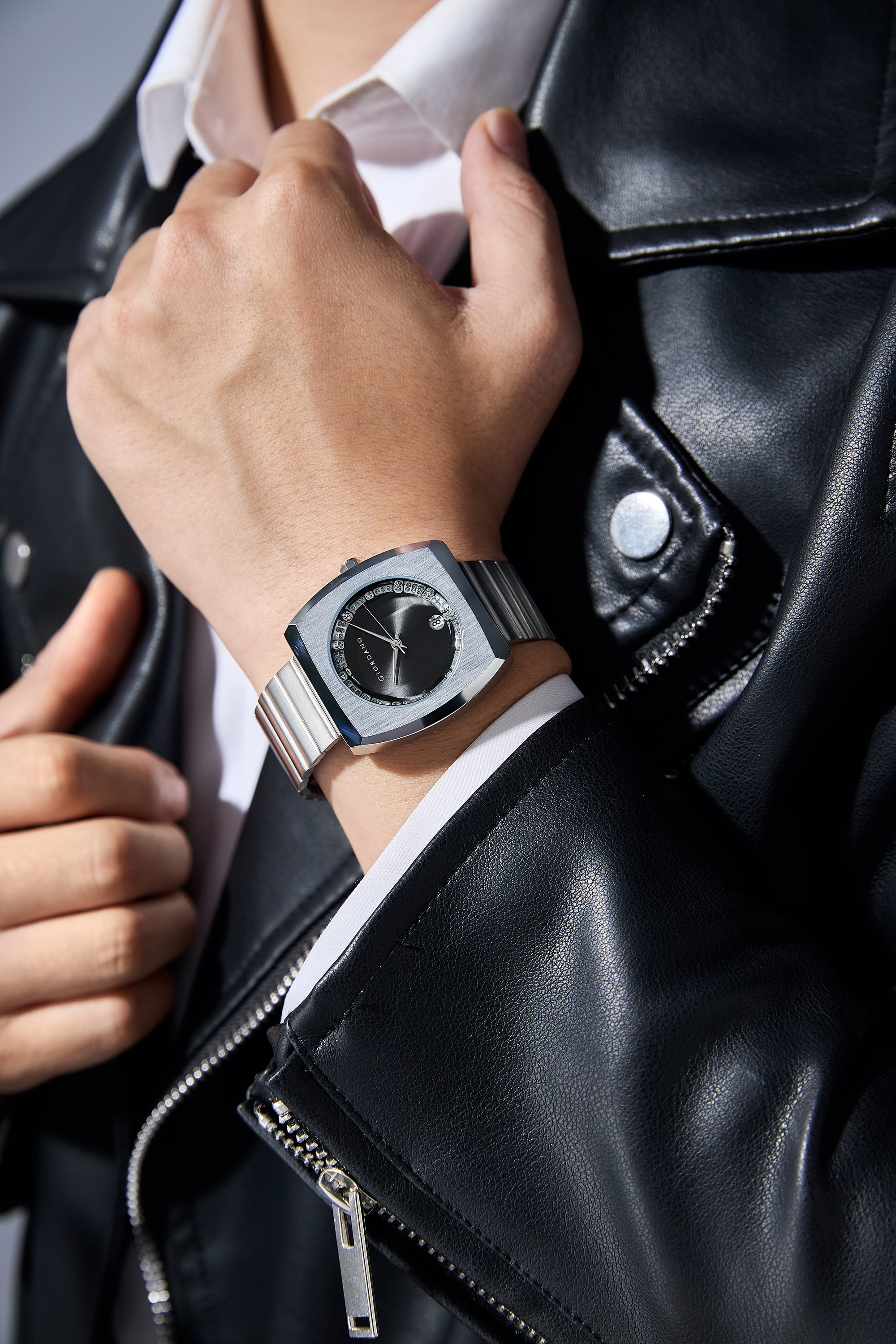 Giordano Square Analog Watch for men –  Sunray gloss Dial with Crystal Hour Markers, Date Display & Stainless Steel Strap – Stylish Luxury Timepiece | GZ-50155-11